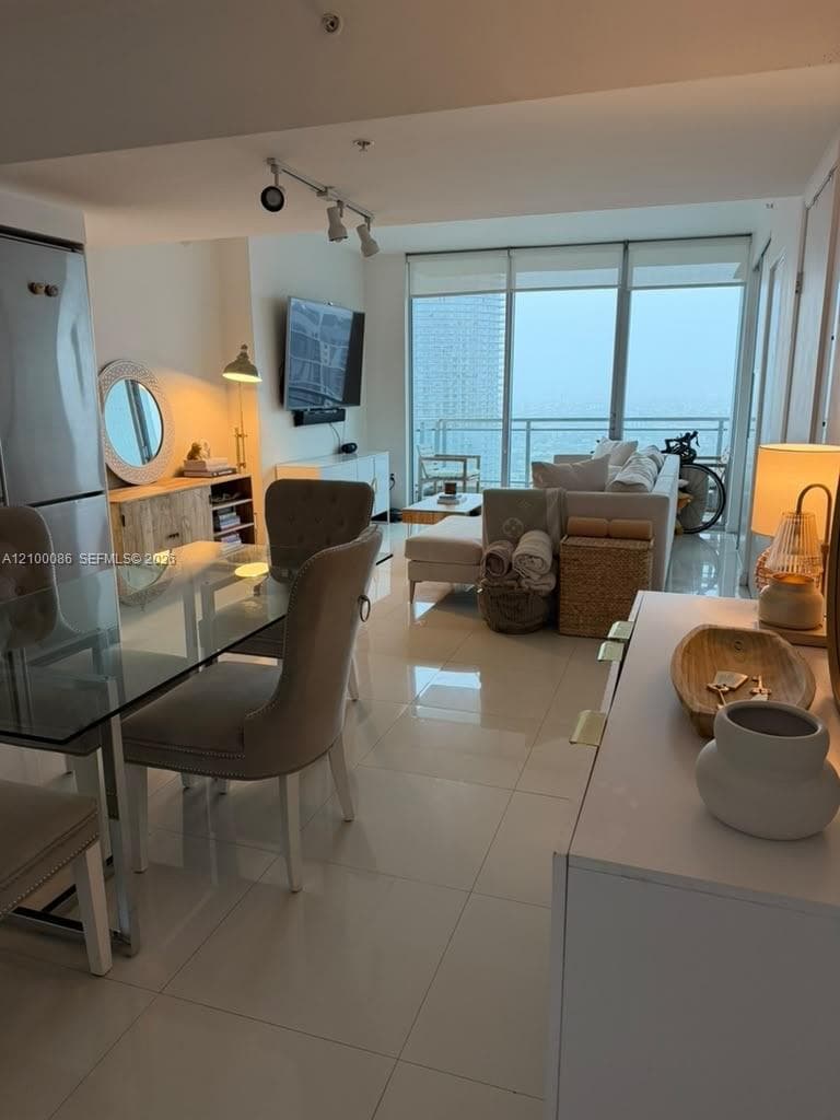 Mint at Riverfront Unit 4009 condo for rent at 92 SW 3rd St # 4009, Miami, FL 33130