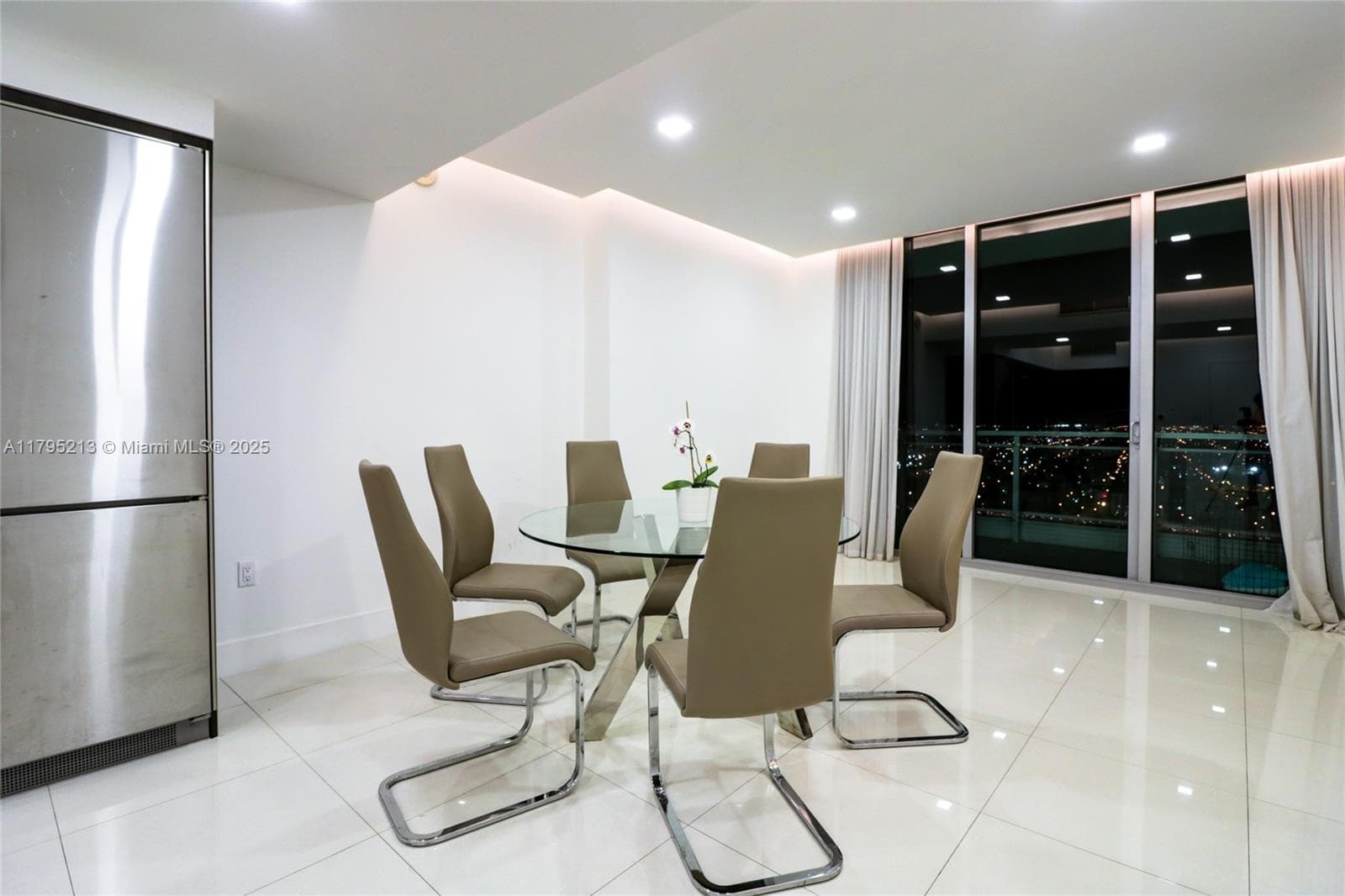 Mint at Riverfront Unit 2809 condo rented at 92 SW 3rd St # 2809, Miami FL 33130