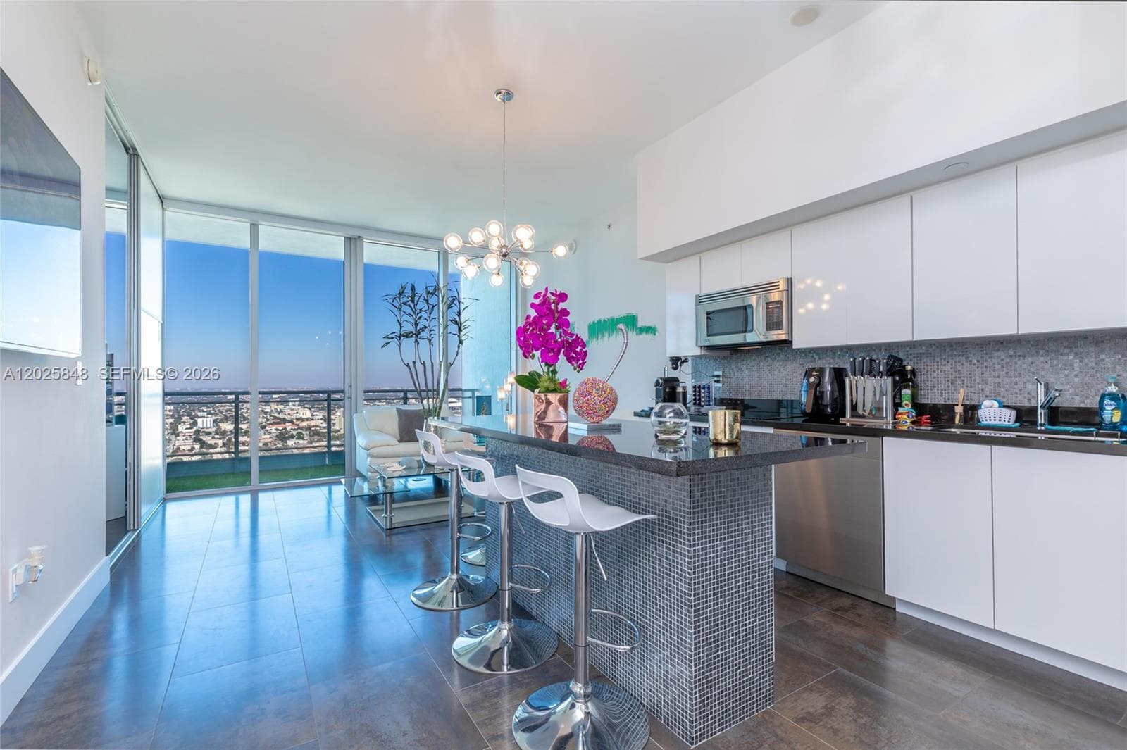 Mint at Riverfront Unit 5108 condo pending at 92 SW 3rd St # 5108, Miami FL 33130