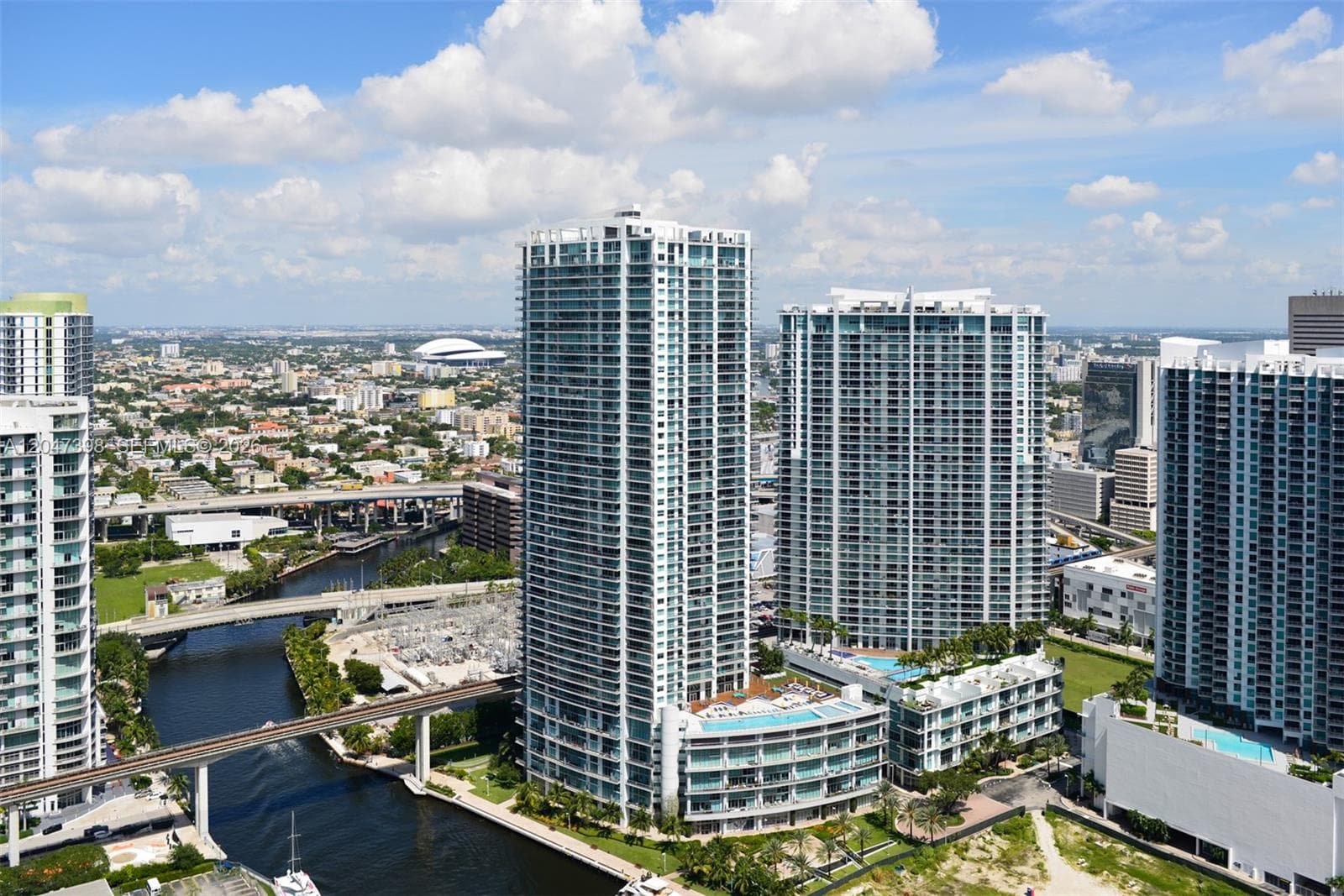 Mint at Riverfront Unit 3310 condo pending at 92 SW 3rd St # 3310, Miami FL 33130